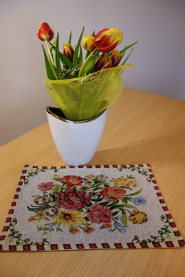 Serwetka gobelinowa - podkładka pod talerz bukiet kwiatów